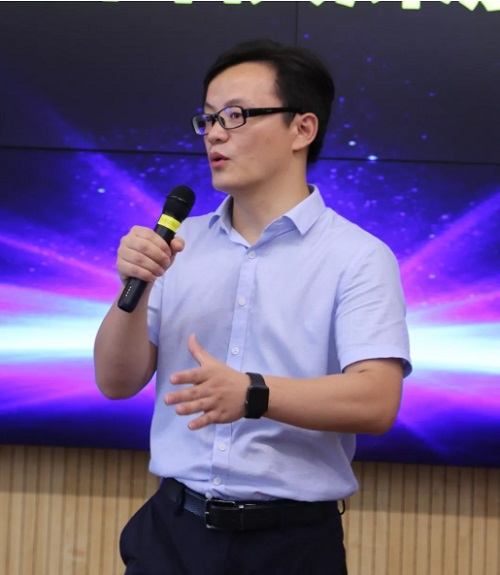 对不起老板，于阳如身价已值15亿了······
